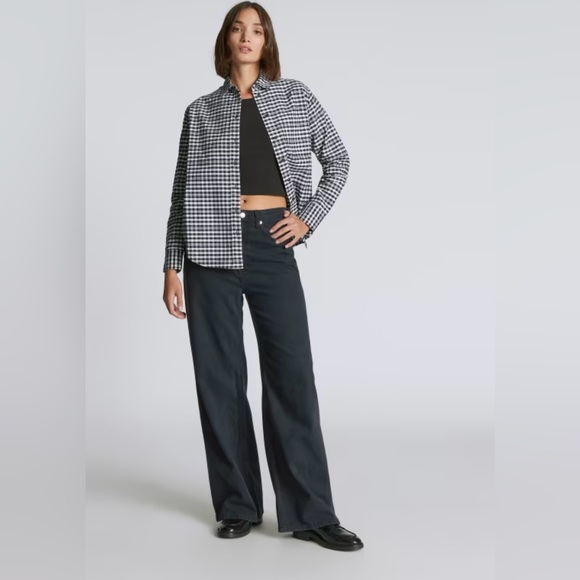 Everlane | The Must-have Oxford Shirt in Ocean Cavern Plaid | 8 - Picture 4 of 10